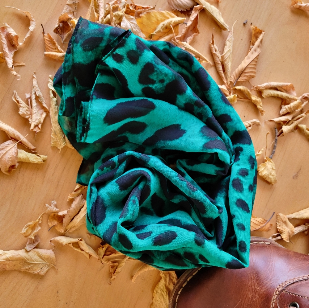 3/10 Lovely lightweight scarves